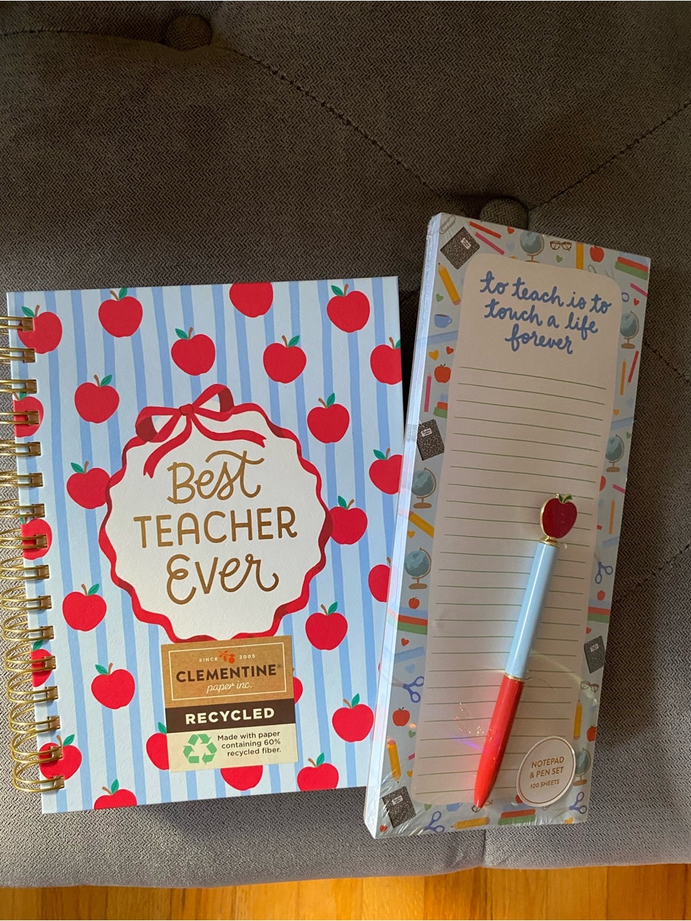 'Best Teacher Ever' Spiral Notebook & Apple Pen Set - Red/Blue NWOT Set
